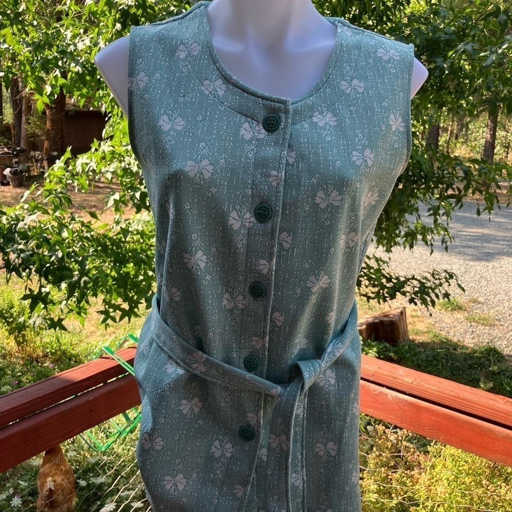 Vintage 1970’s polyester vest top with belt size M/L - Picture 4 of 10